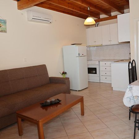 Mary'S Villas Plomari Екстер'єр фото